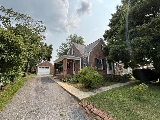 45 W Water Street W photo 1