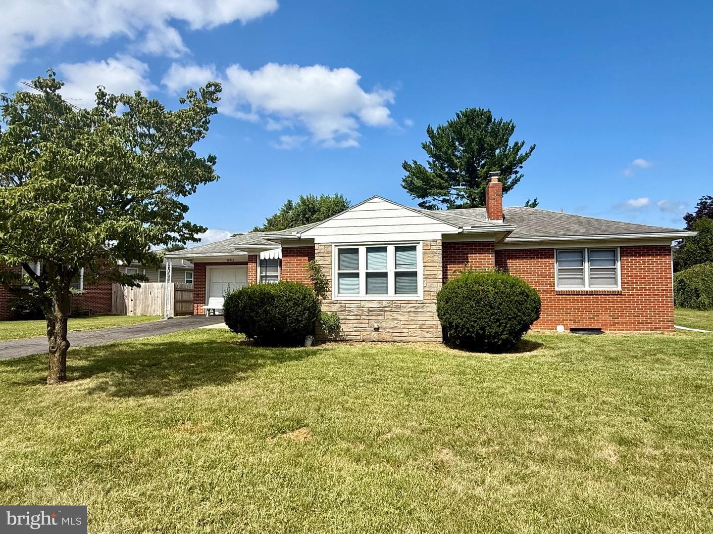 10916 Allen Avenue photo 1