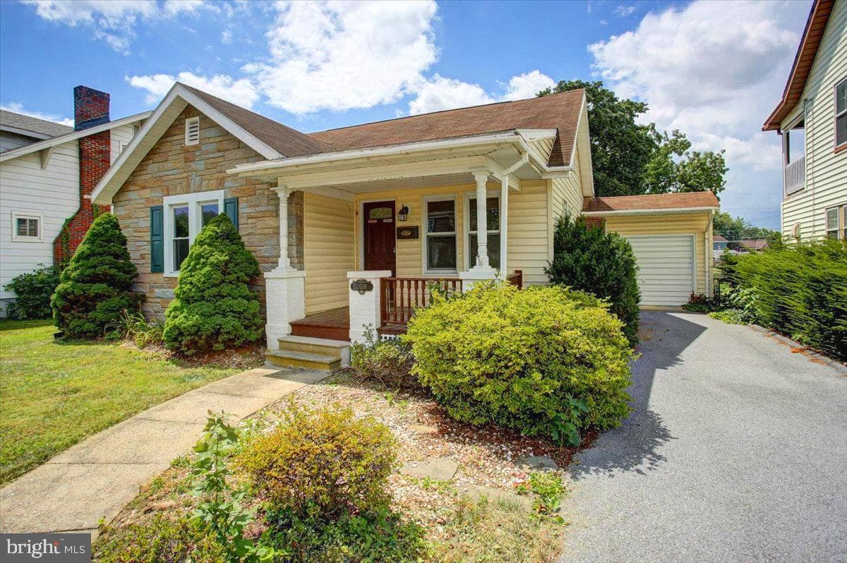 11038 Lincoln Avenue photo 1