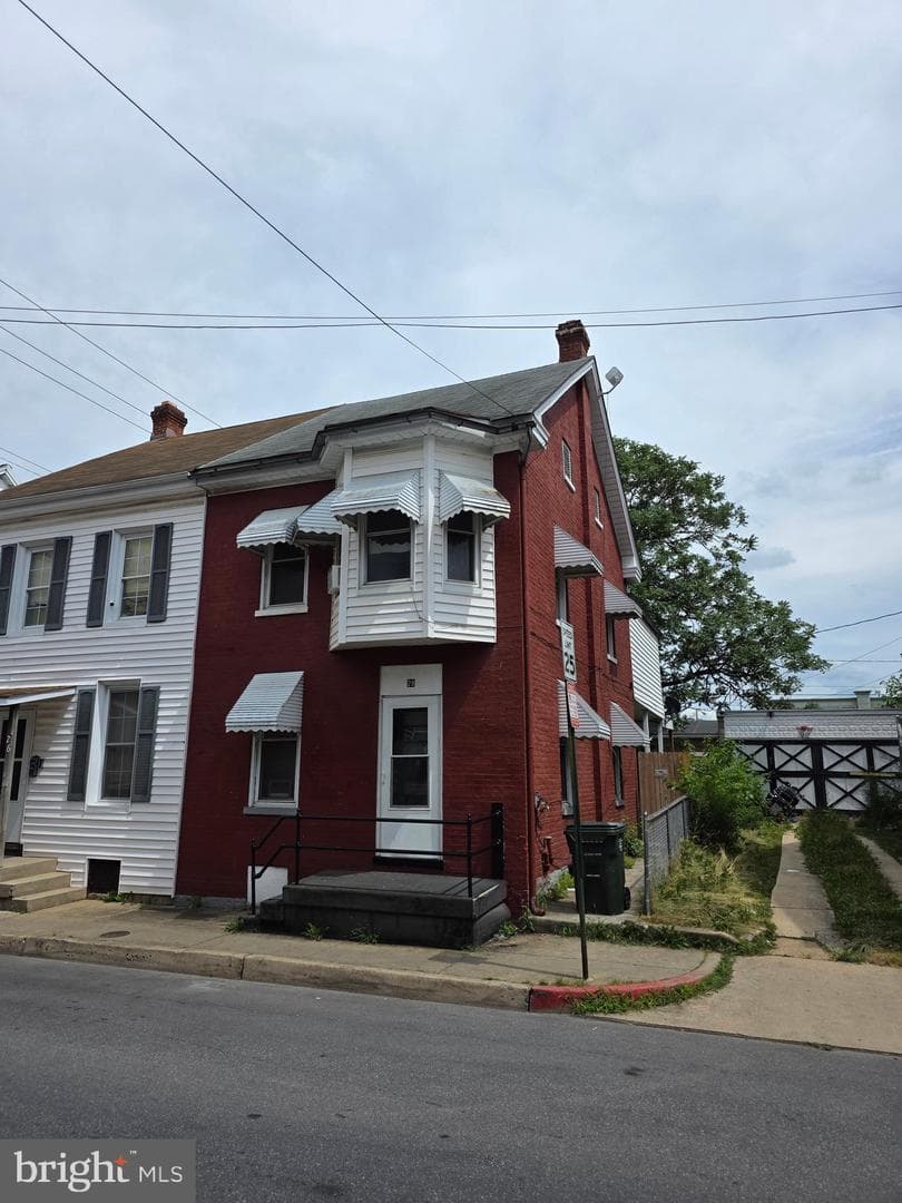 28 S Locust Street photo 1