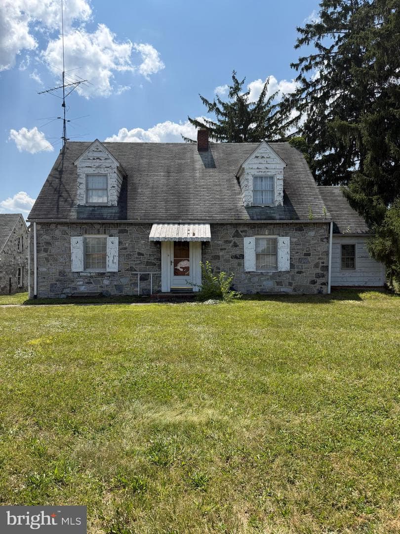 1619 Dual Highway photo 1