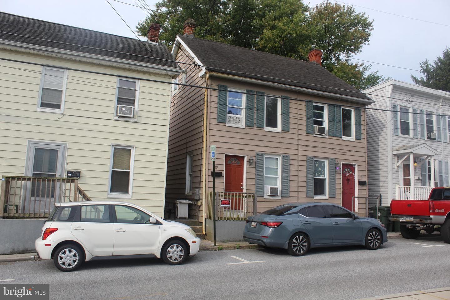 19 Garlinger Avenue photo 1