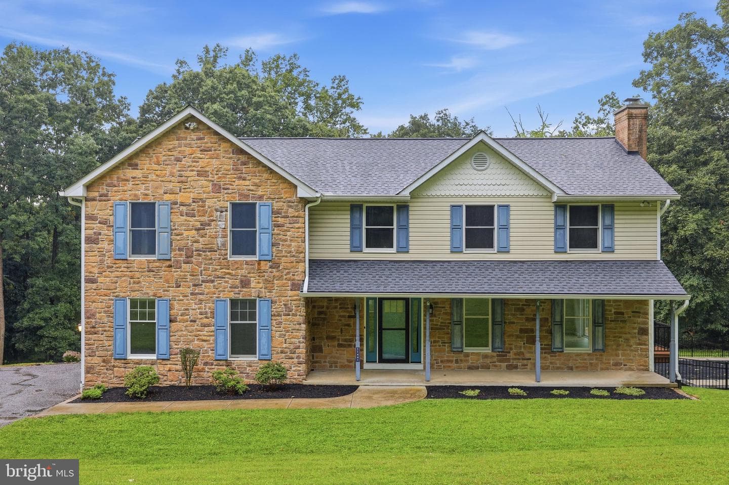11441 Pleasant Valley photo 1