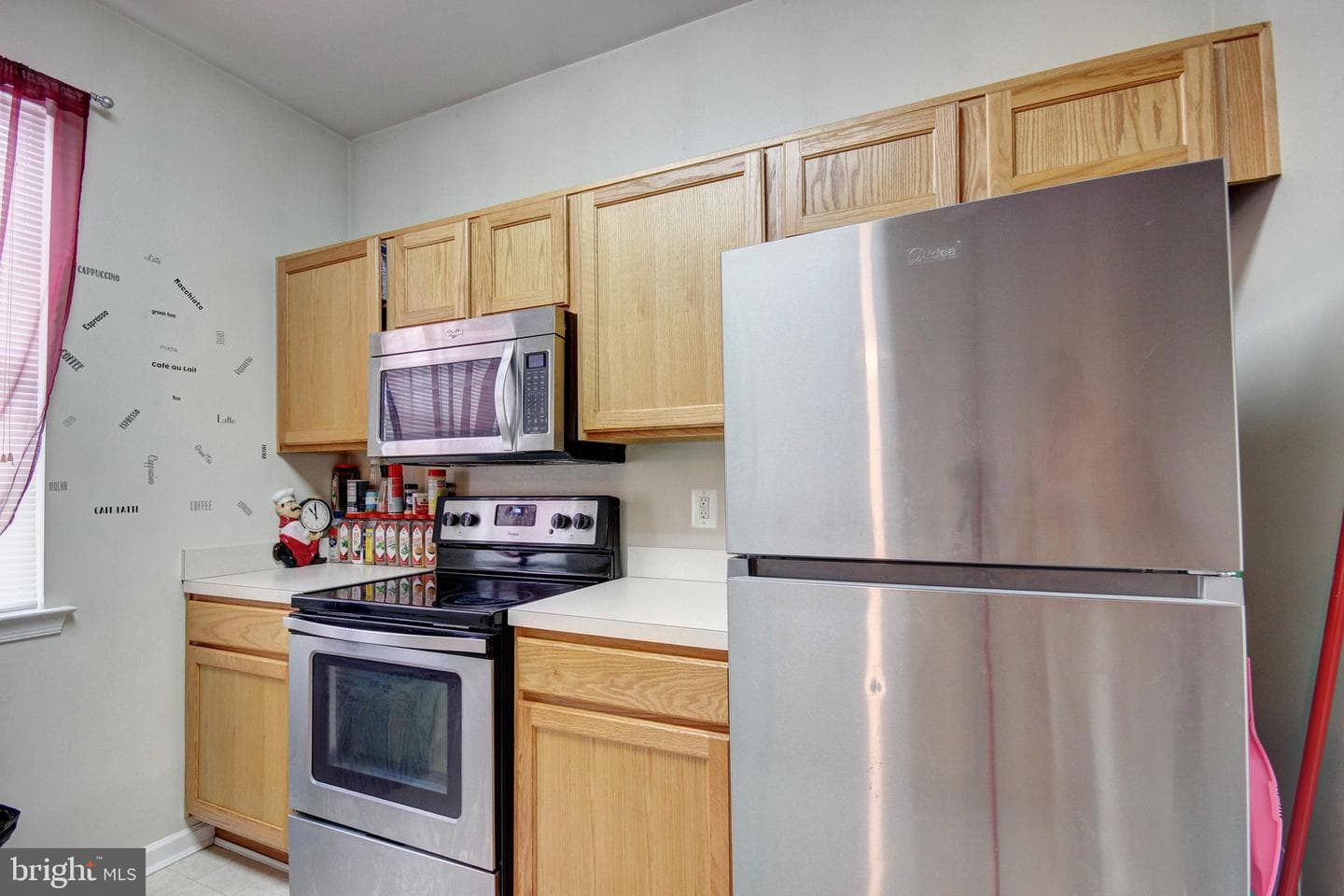 240 Garrison Way photo 8