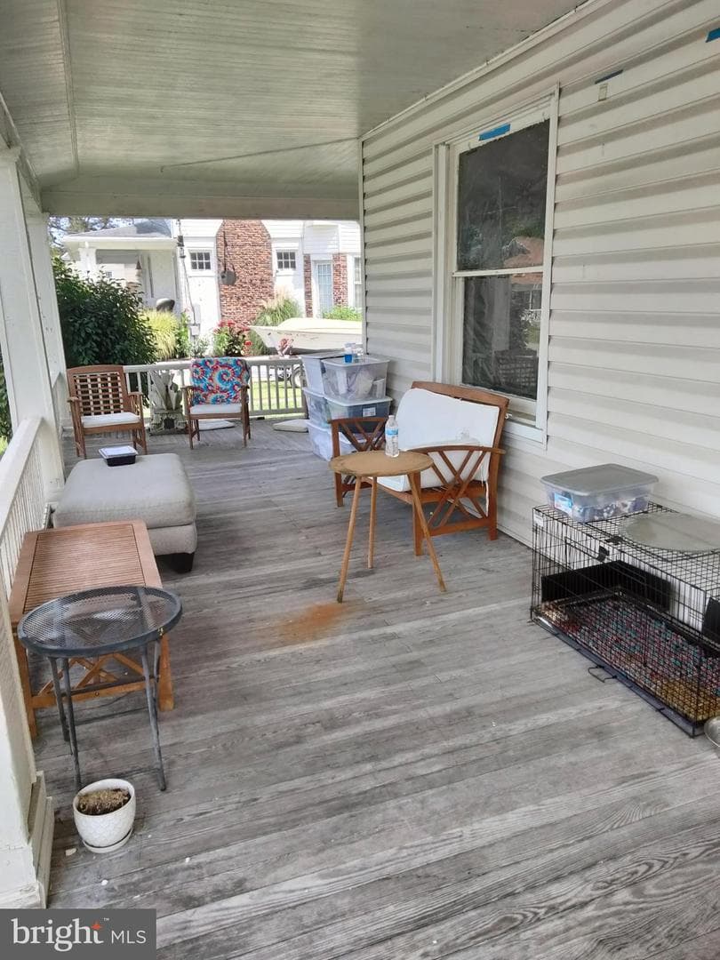 7411 Main Street, Willards