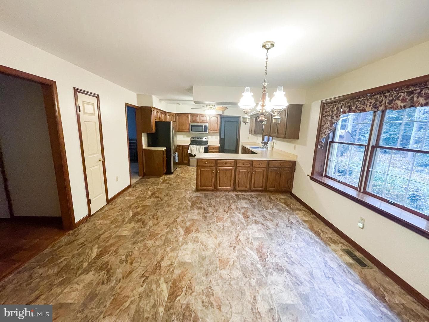 27103 Scotland Parkway photo 11