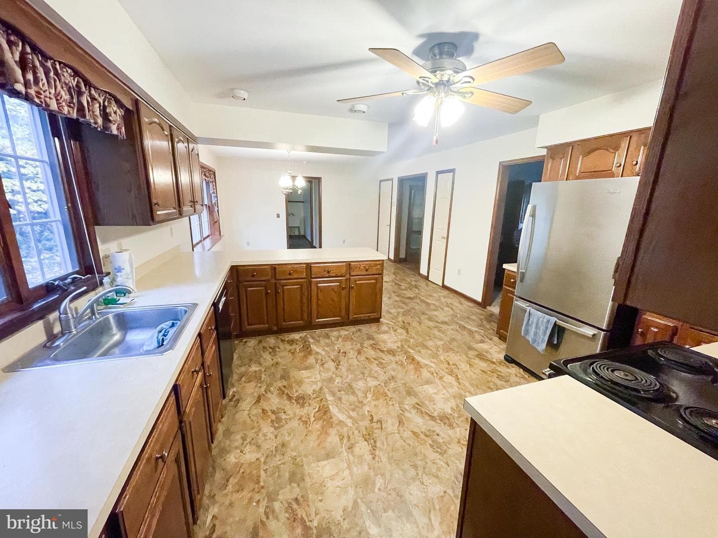 27103 Scotland Parkway photo 17