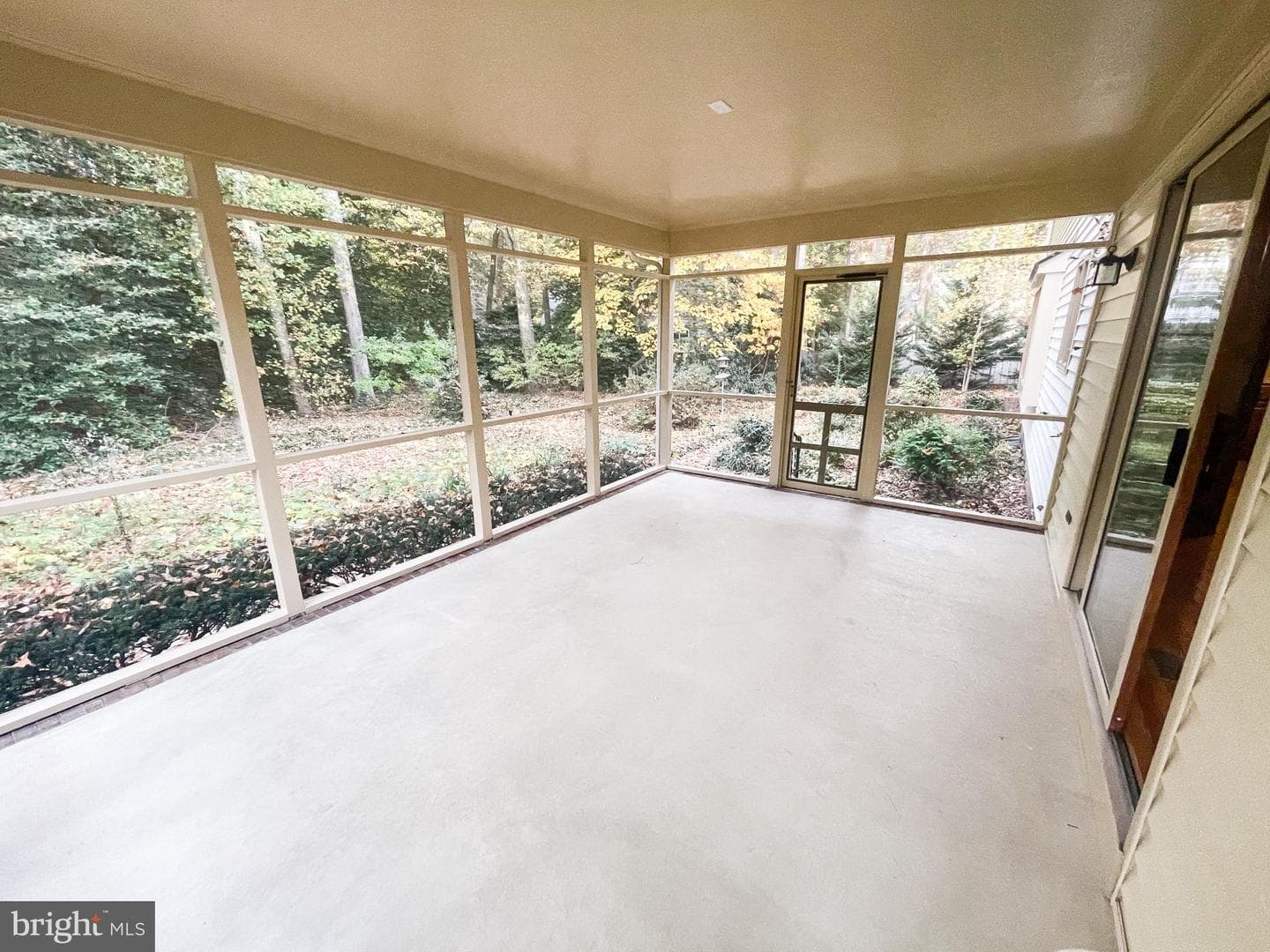 27103 Scotland Parkway photo 22
