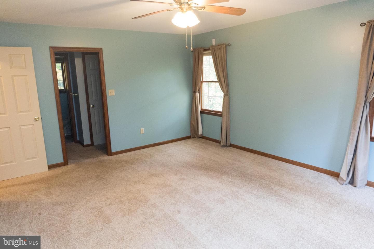 27103 Scotland Parkway photo 25