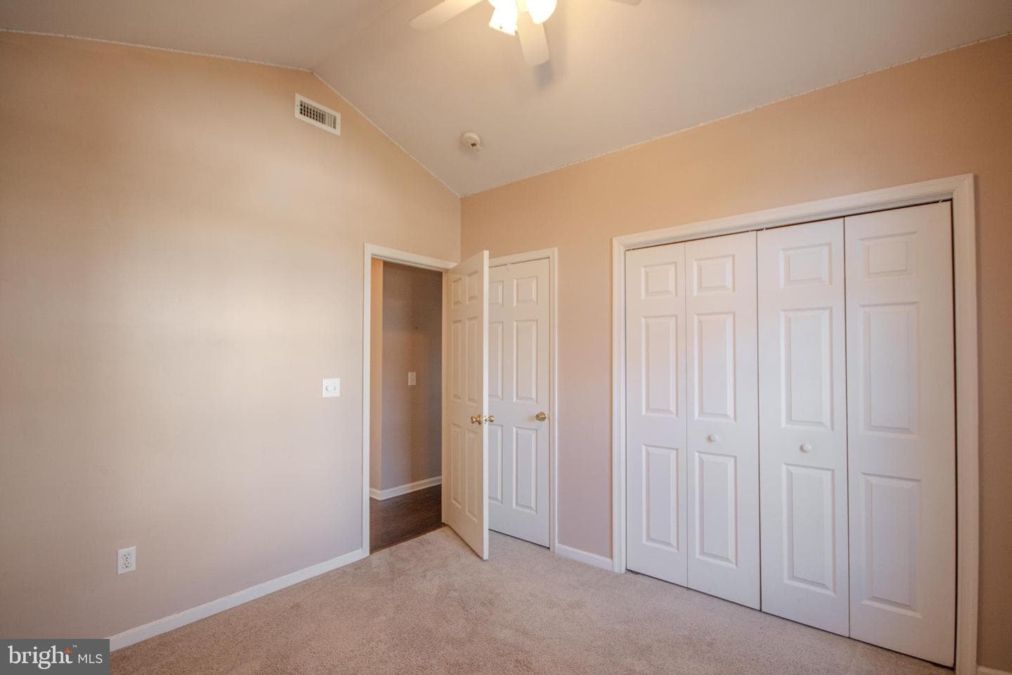 900 Emerald Court photo 18