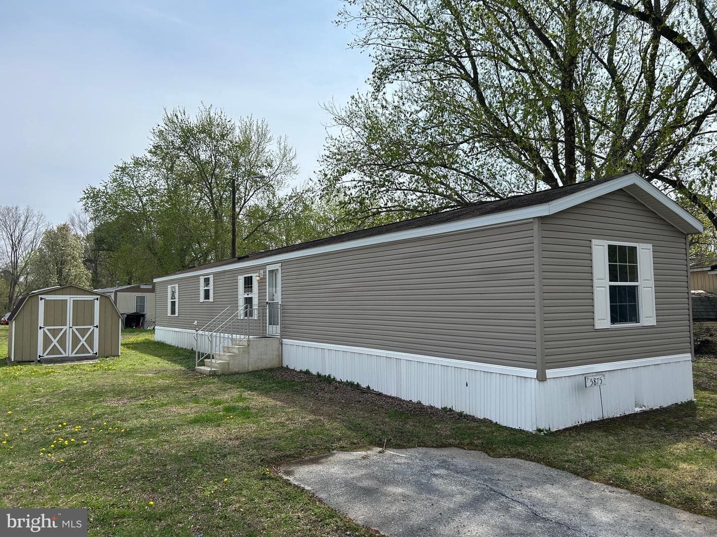 5875 Peach Street photo 18