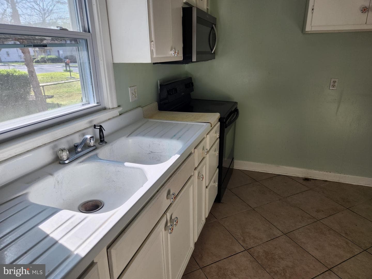 505 E College Avenue photo 9