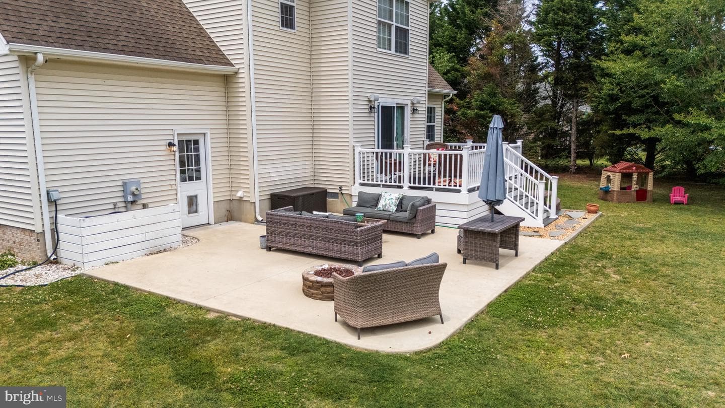10037 Grapevine Road photo 3