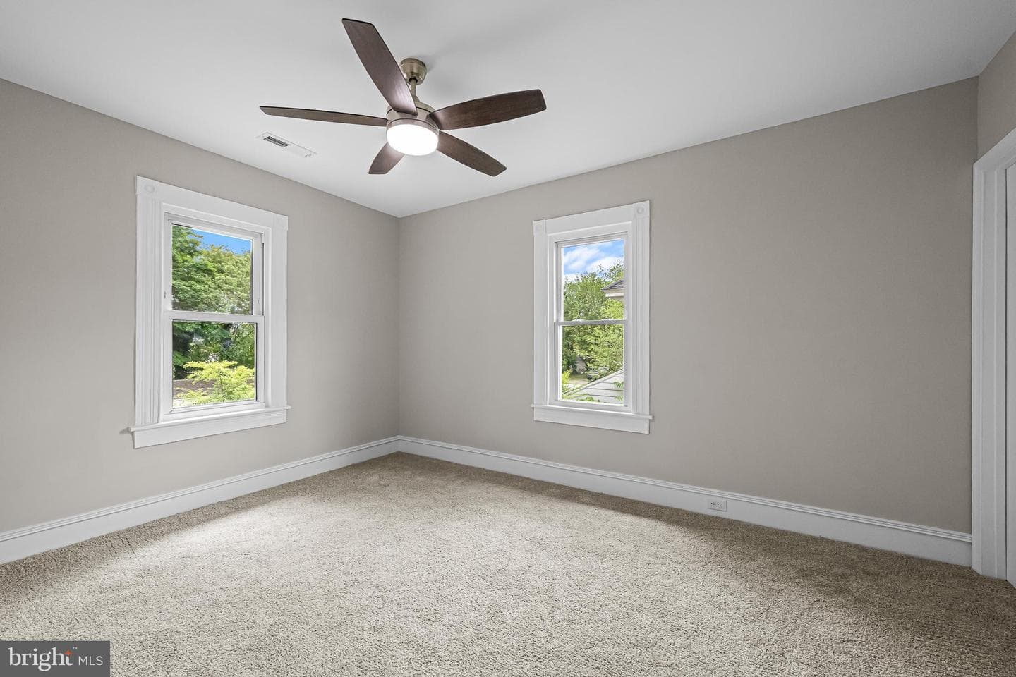 10 E Chestnut Street photo 23