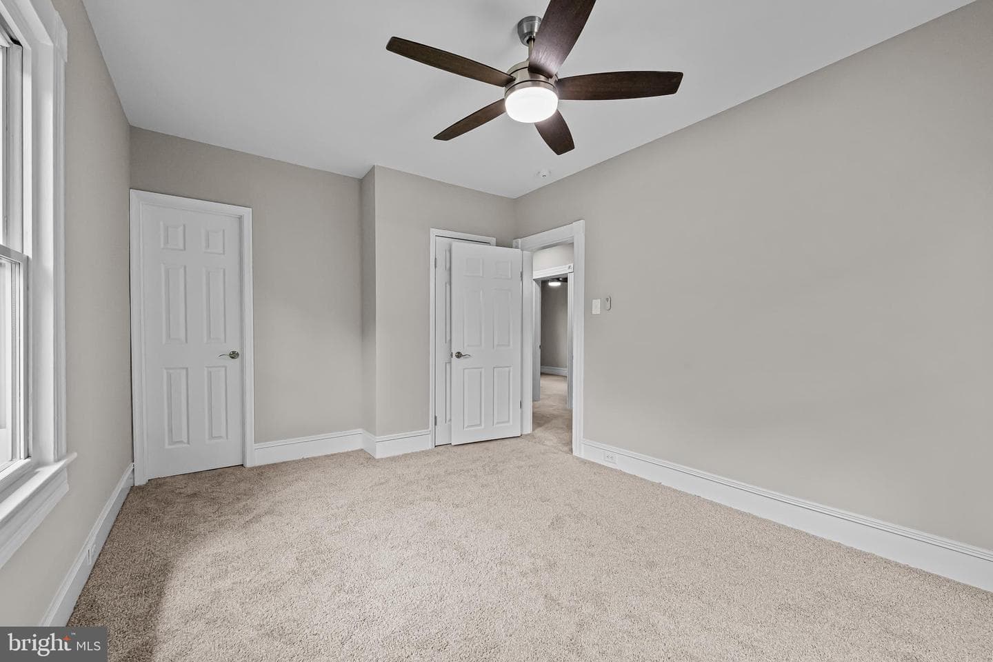10 E Chestnut Street photo 24