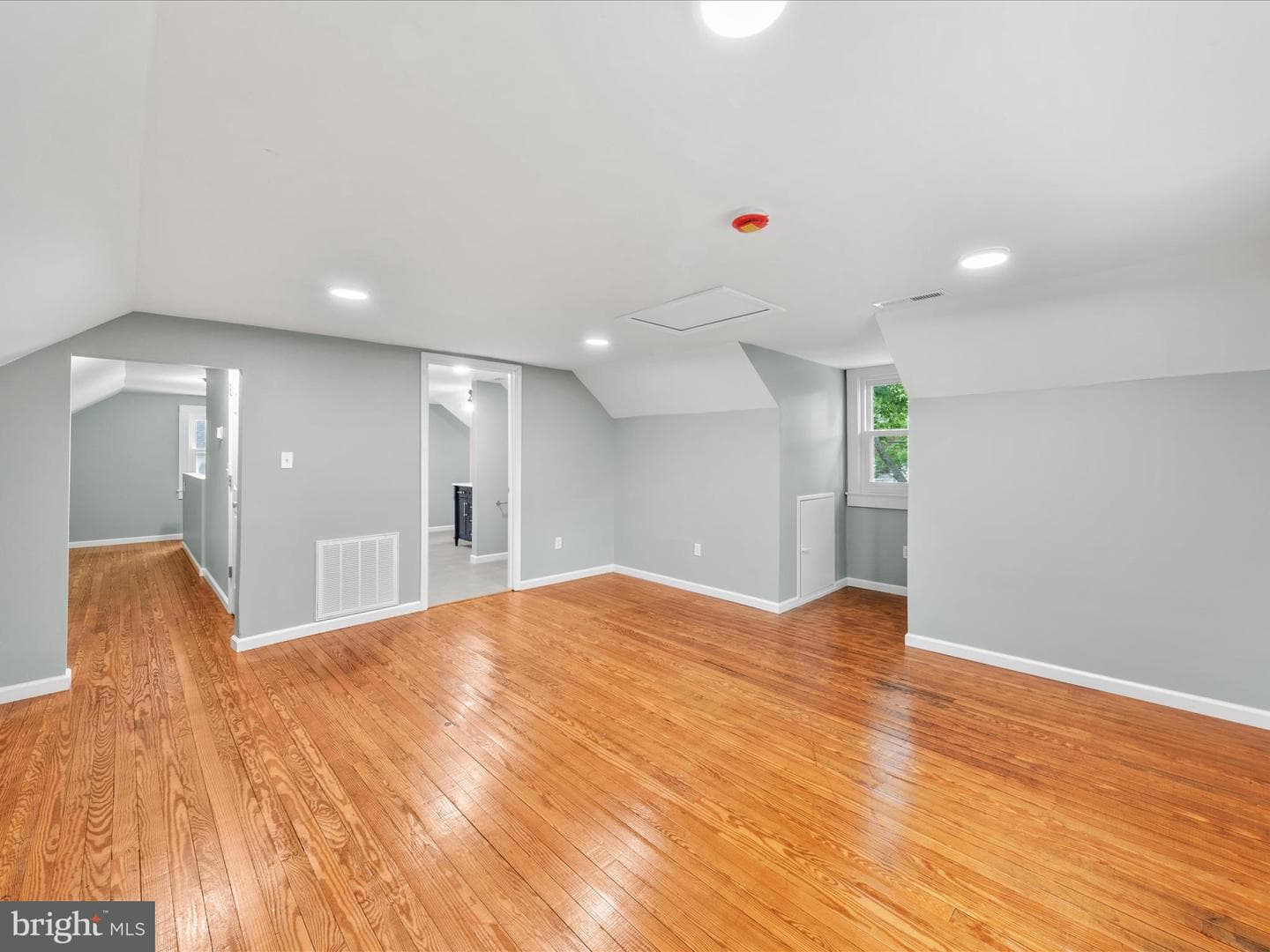 304 N Main Street photo 32