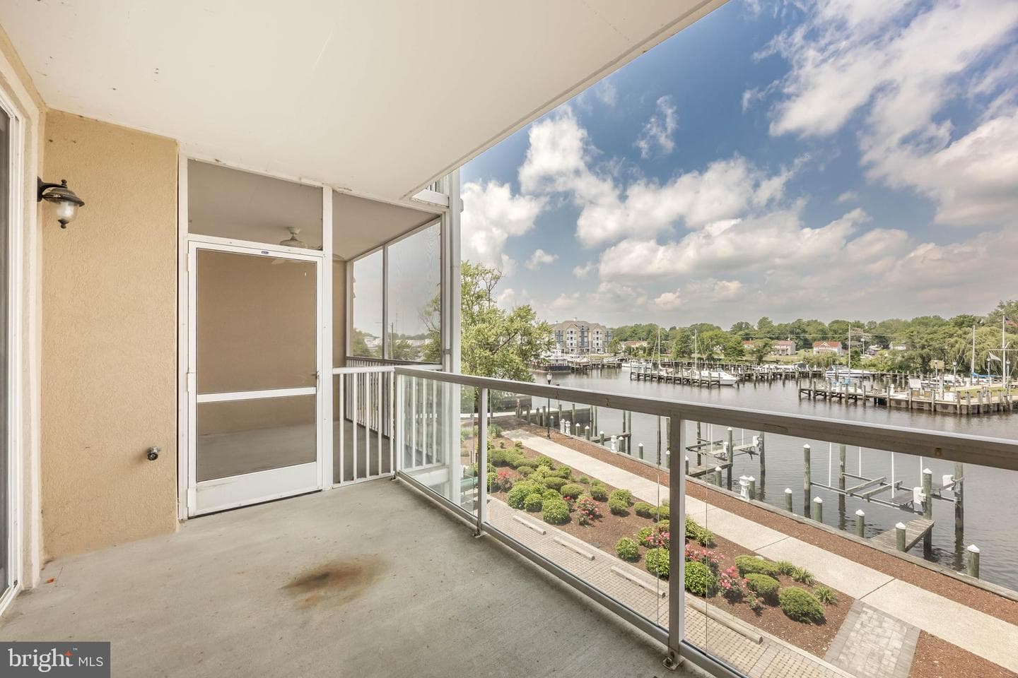 530 Riverside Drive #202 photo 39