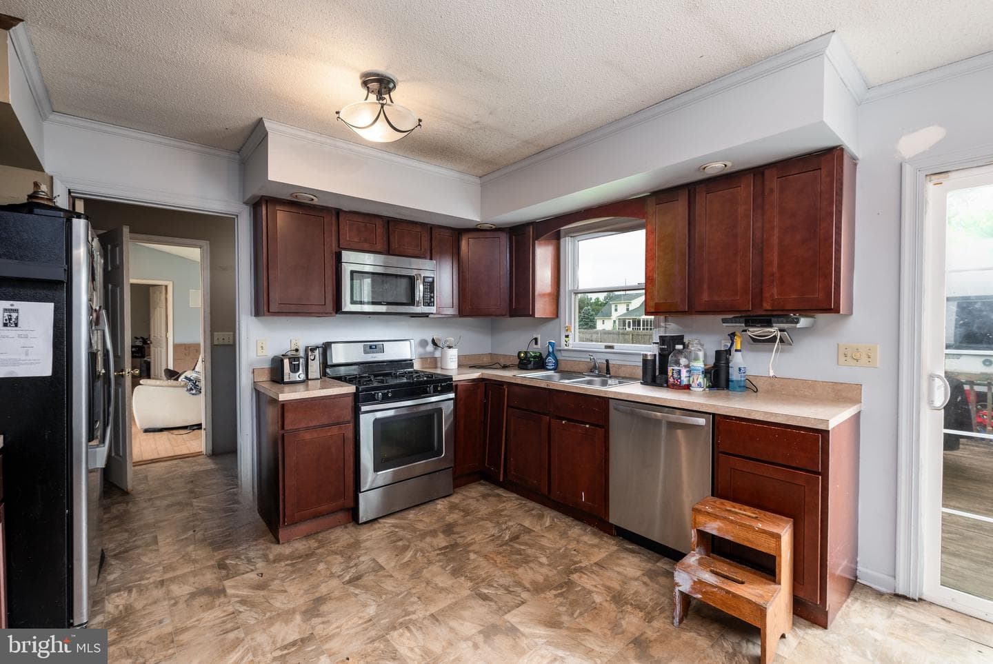 502 Barnsdale Drive photo 12