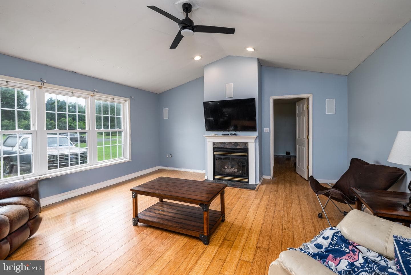 502 Barnsdale Drive photo 7