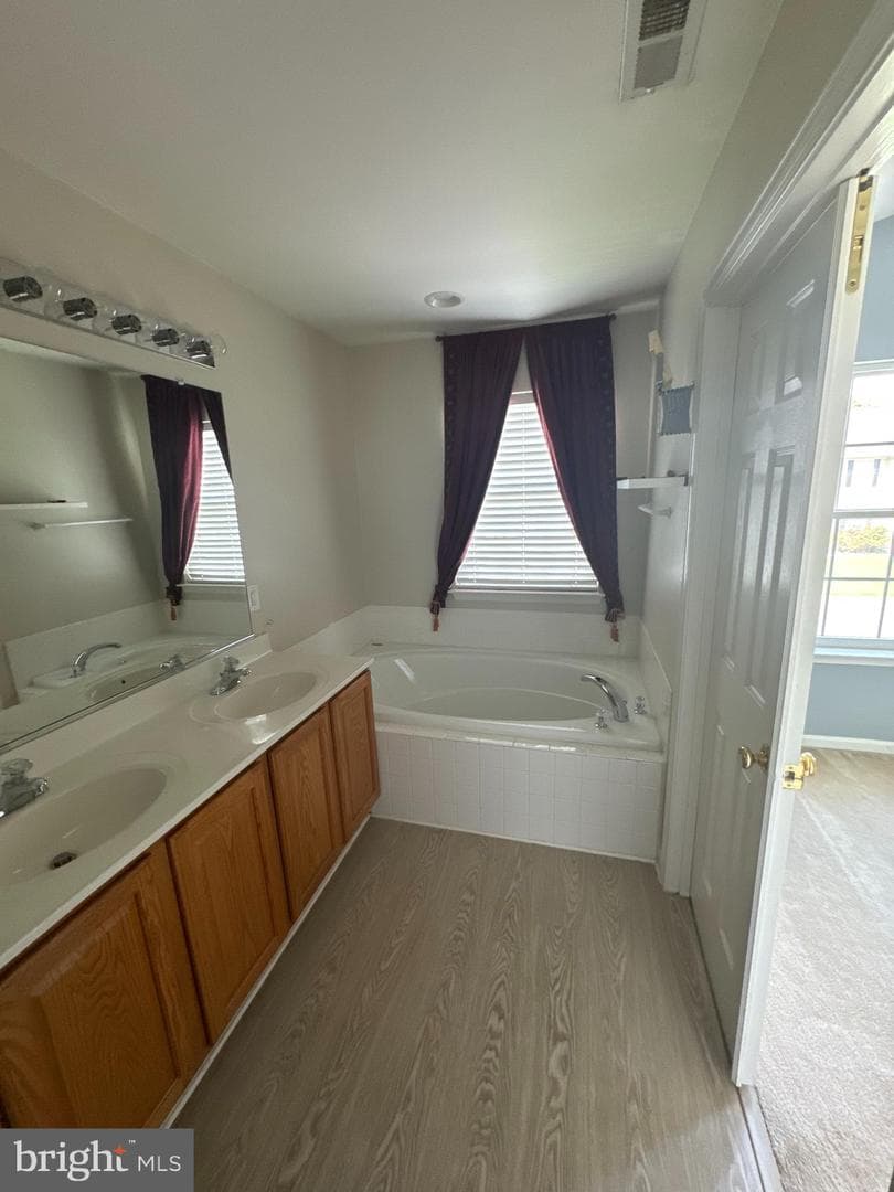 202 Donegal Court photo 8