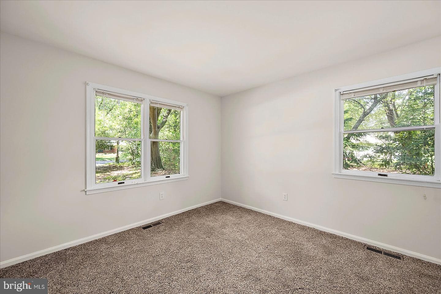 1305 Taney Avenue photo 28