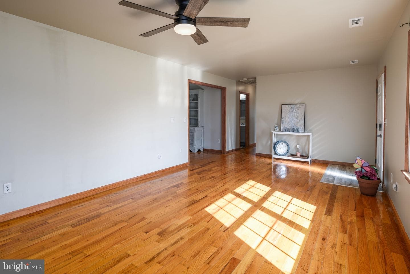 506 Barnsdale Drive photo 8