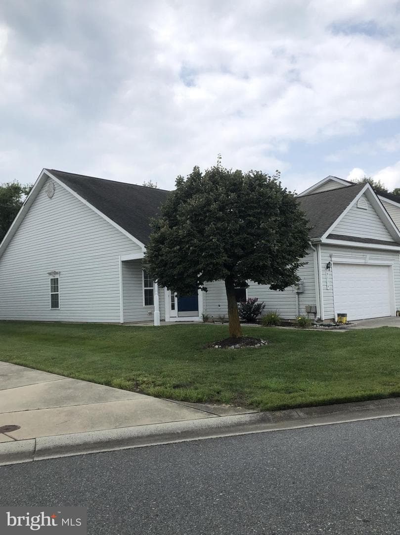 9176 Clubhouse Drive photo 2