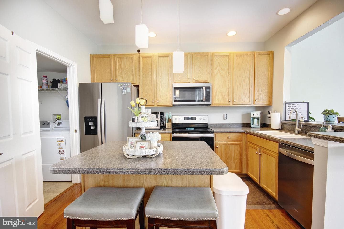 421 Stream Valley Court photo 4