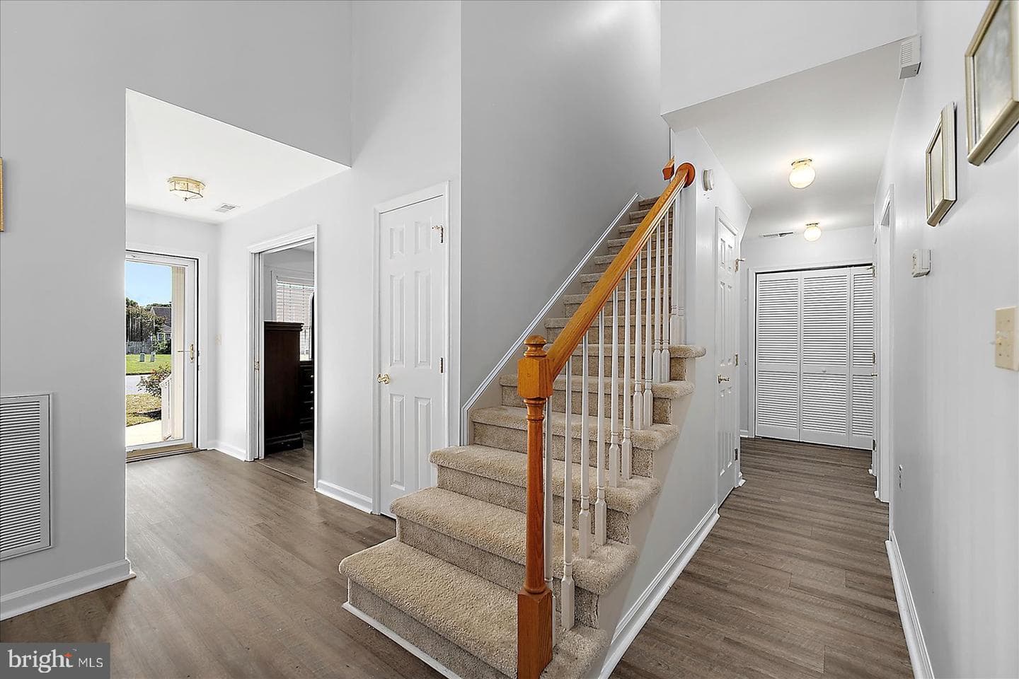 932 W Schumaker Manor Drive photo 5