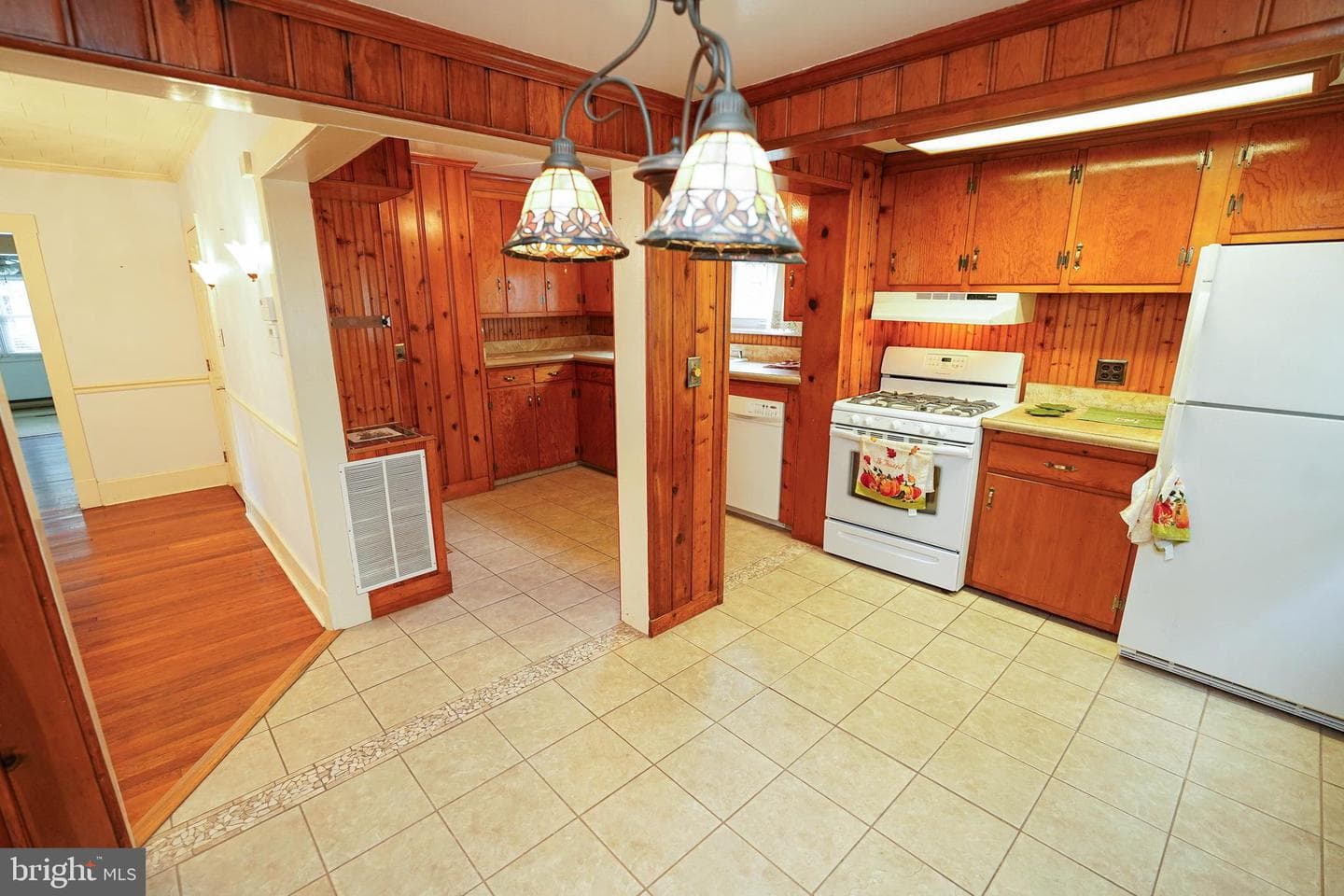 232 North Boulevard photo 8