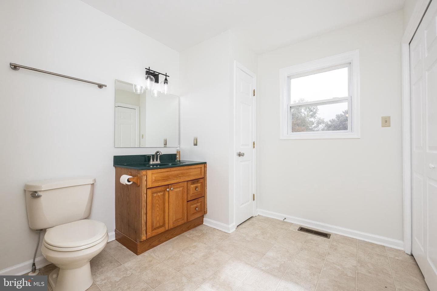 104 Coulbourn Drive photo 23