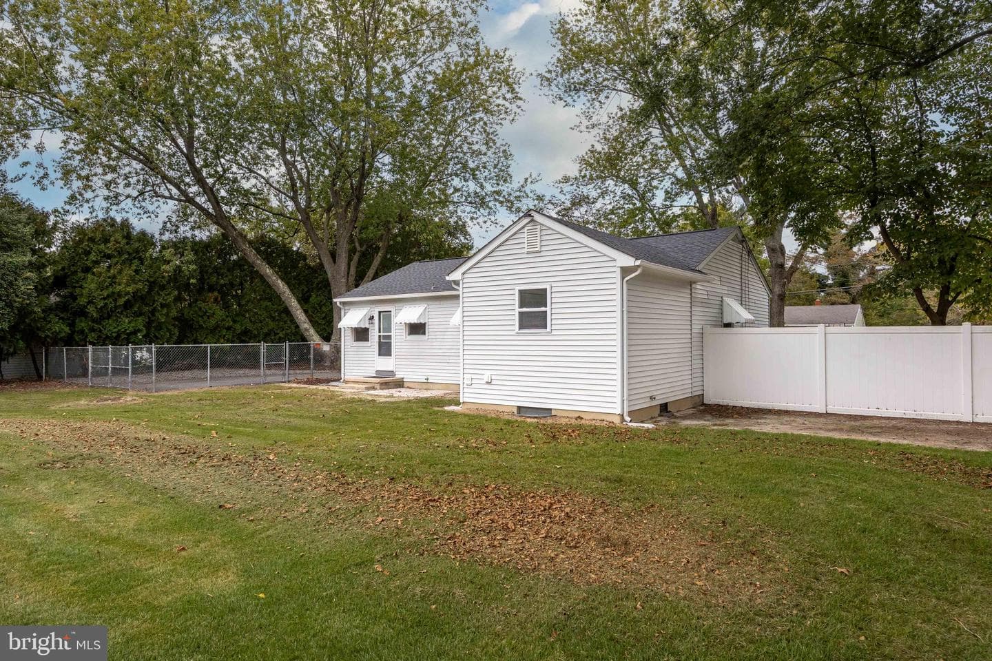 104 Coulbourn Drive photo 32