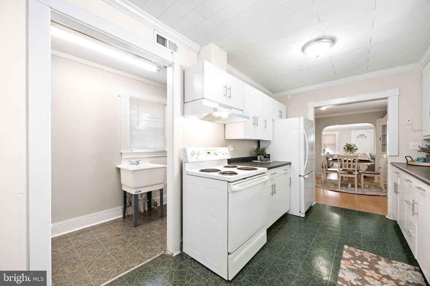 627 Liberty Street photo 17