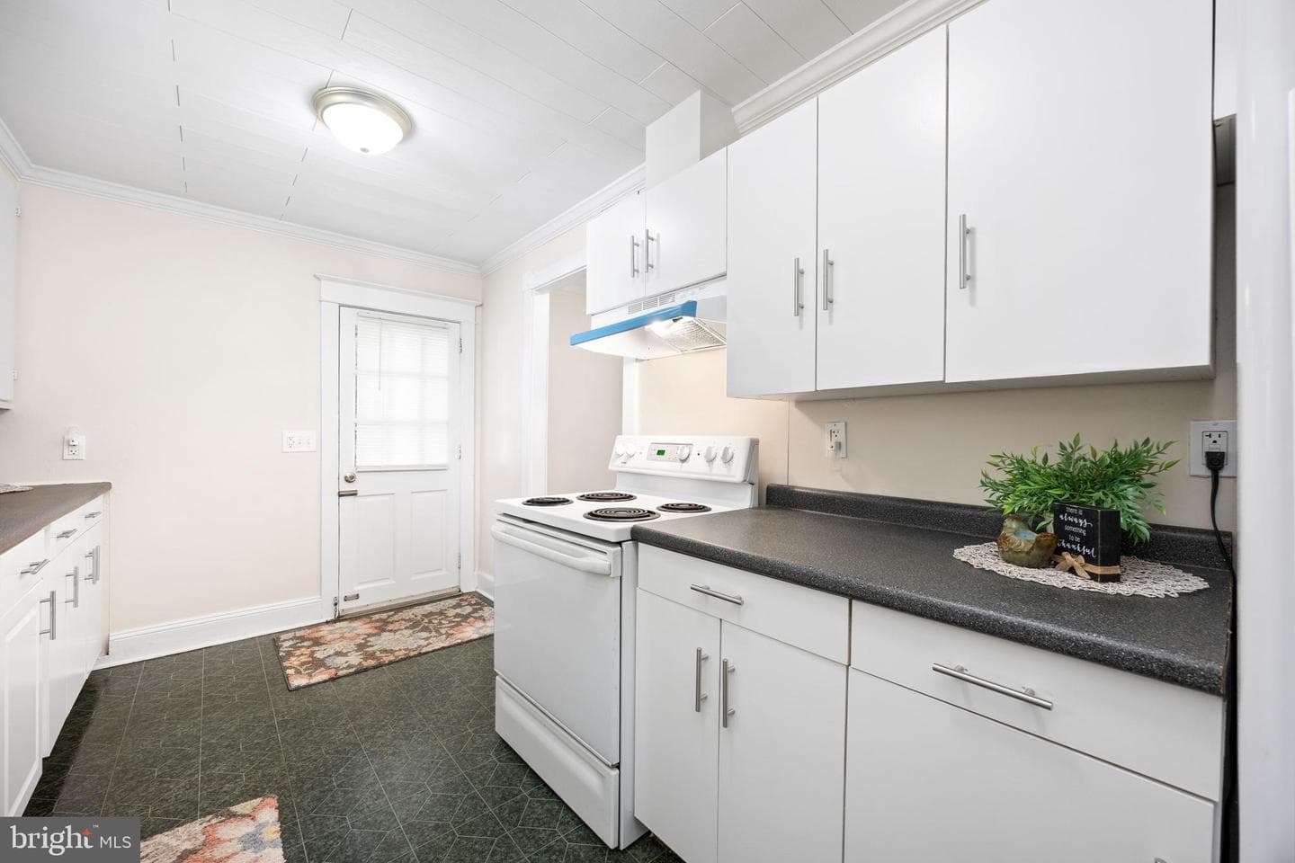 627 Liberty Street photo 19