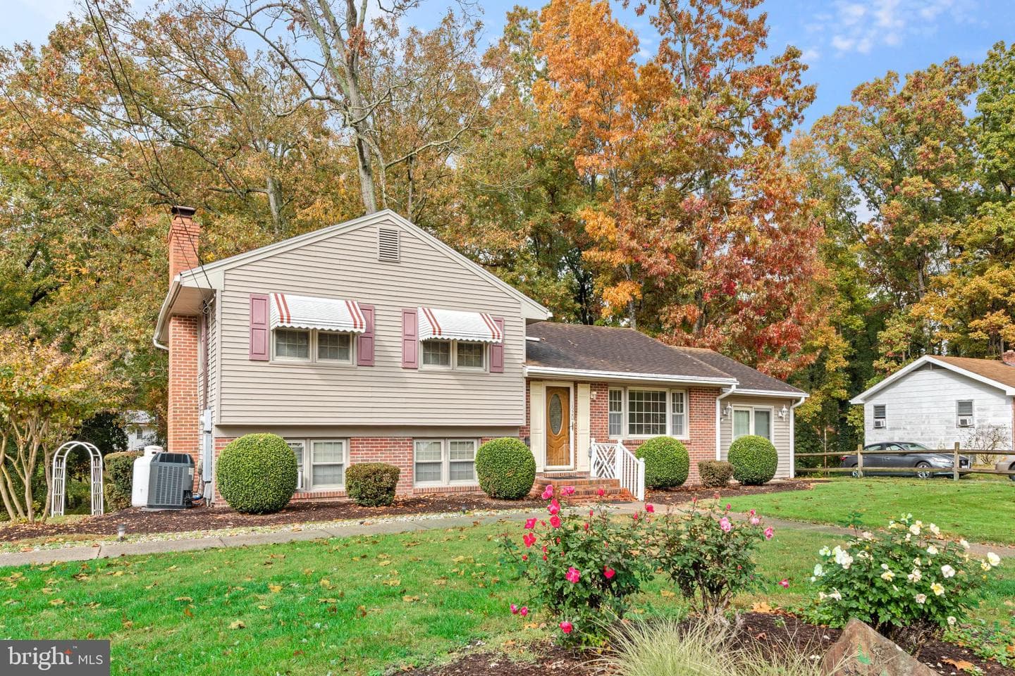 1520 Woodridge Drive photo 4