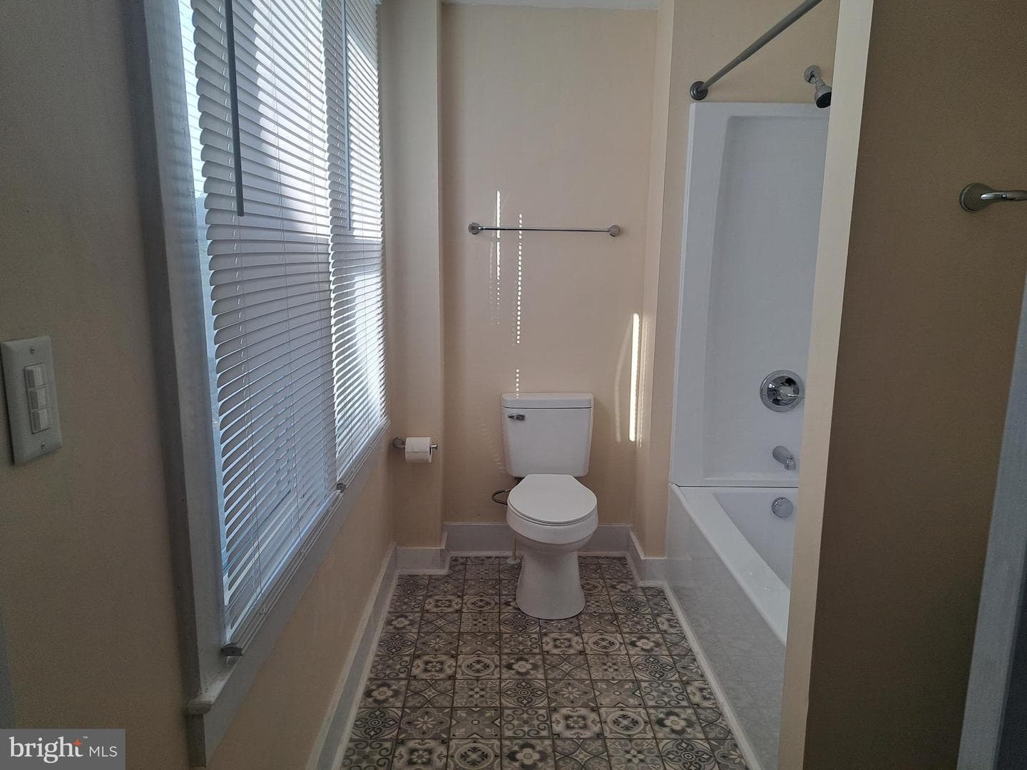 407 E East Street photo 13