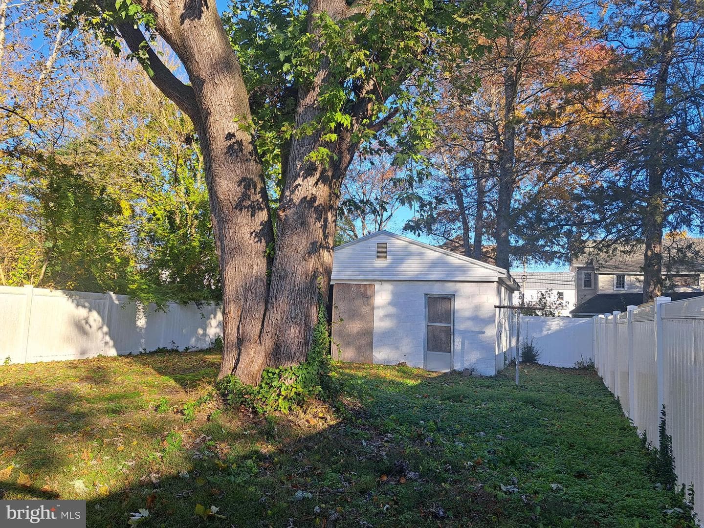 407 E East Street photo 25