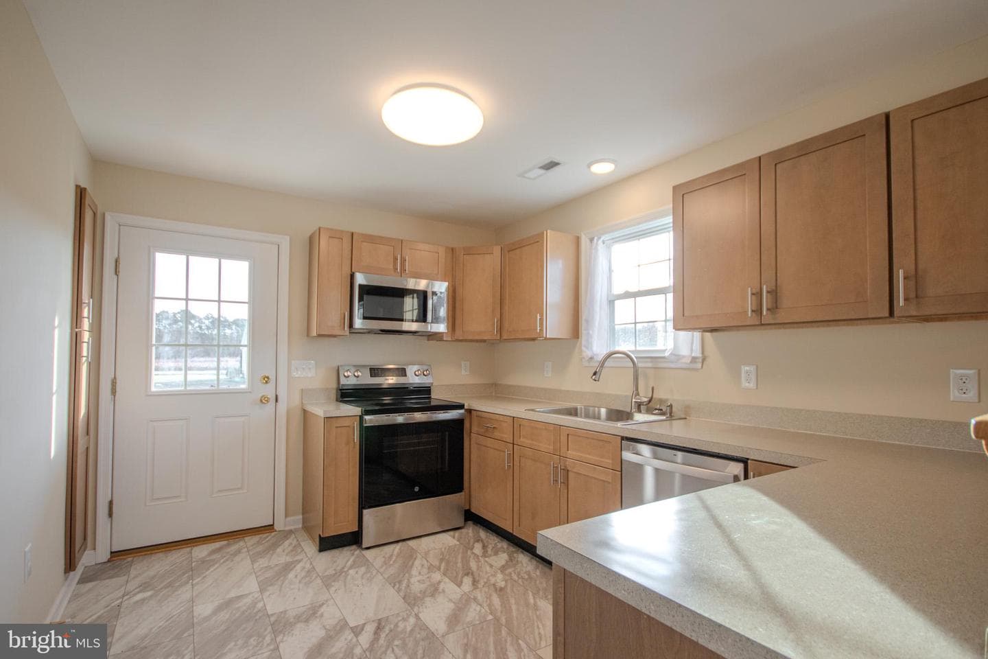2287 Waterview Drive photo 5