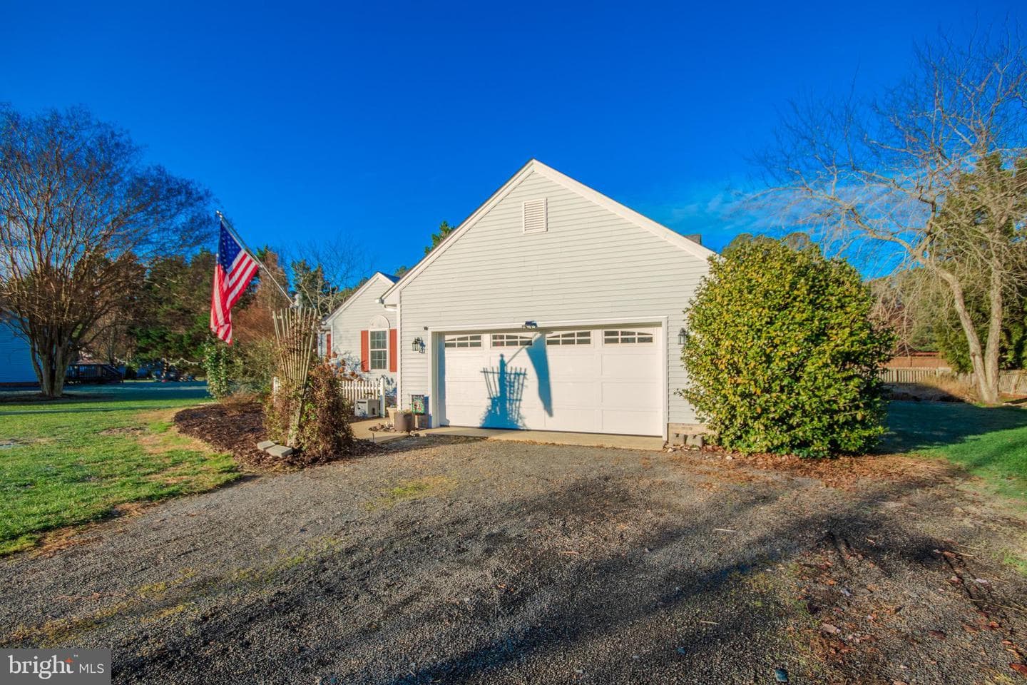 5520 Cedarcrest Road photo 3