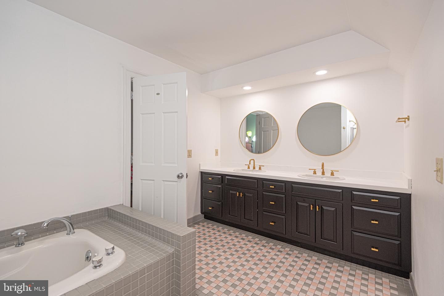 30563 Paddington Court photo 68