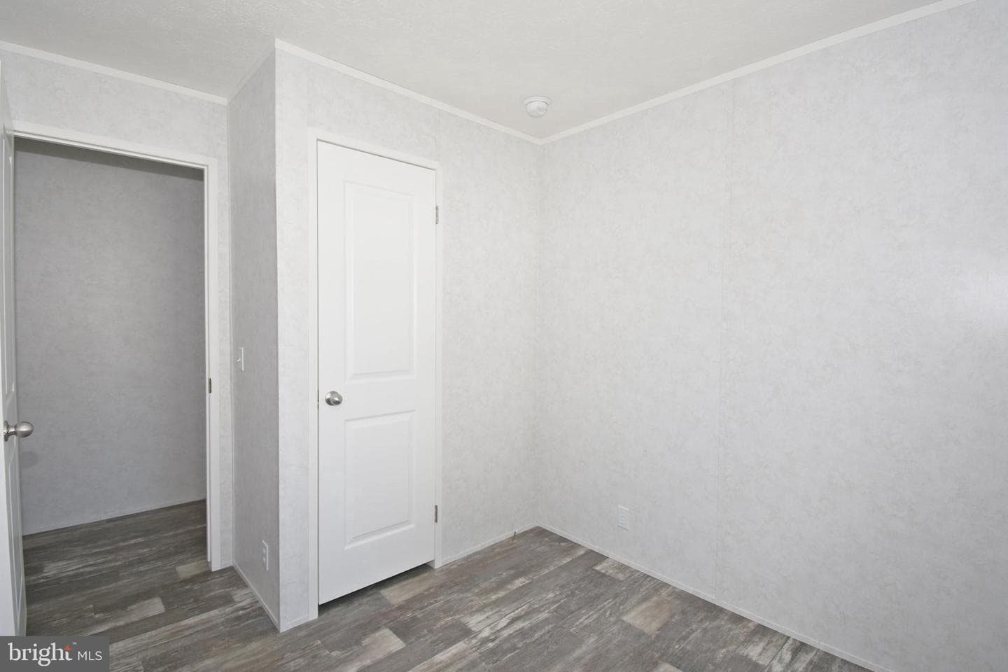 5814 Homestead St photo 11