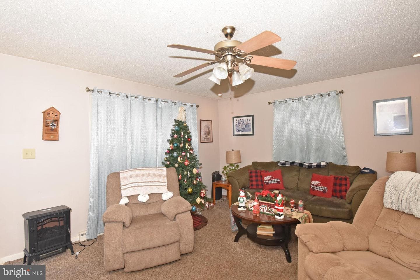 612 Regency Drive photo 3