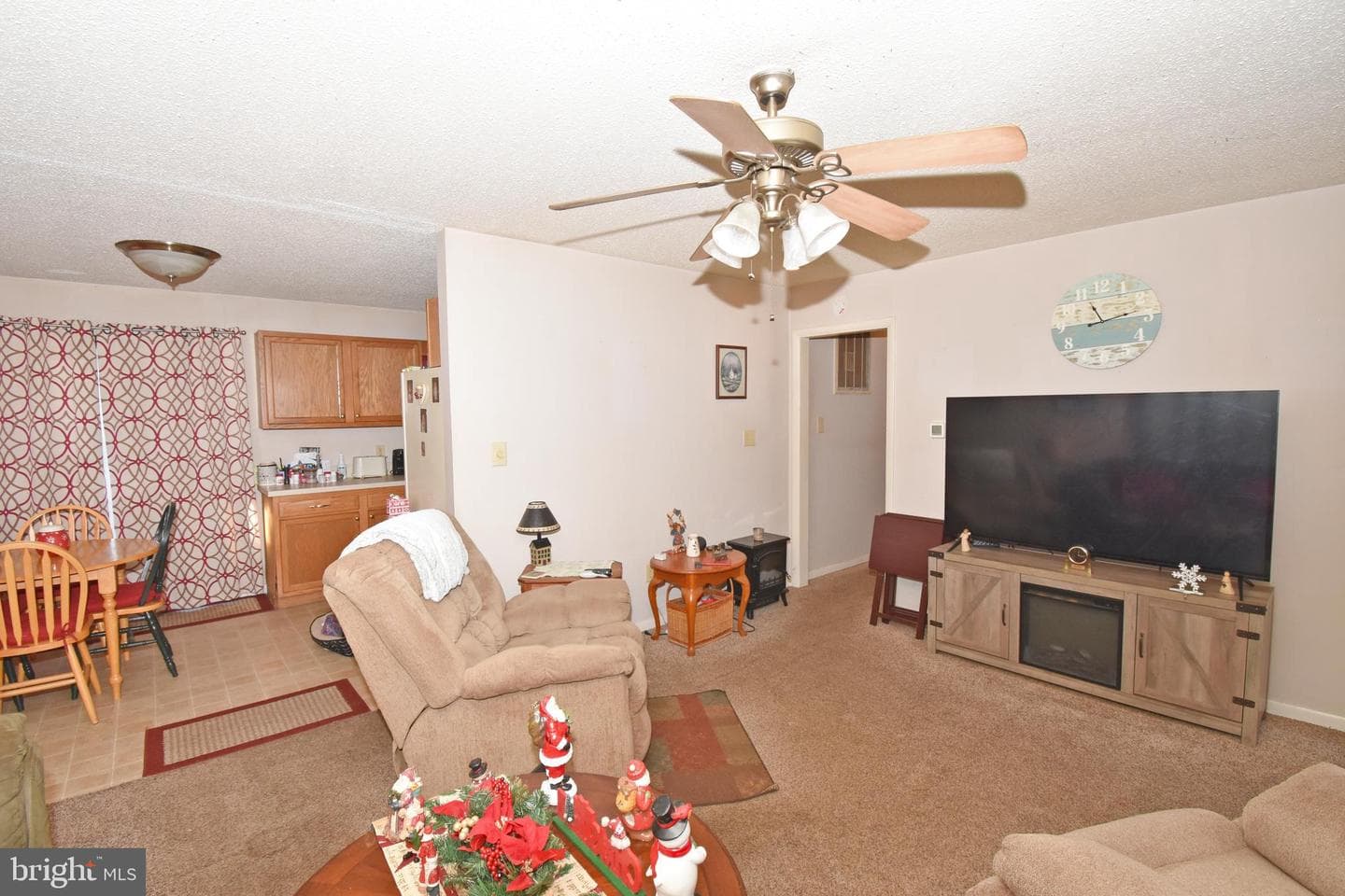 612 Regency Drive photo 4