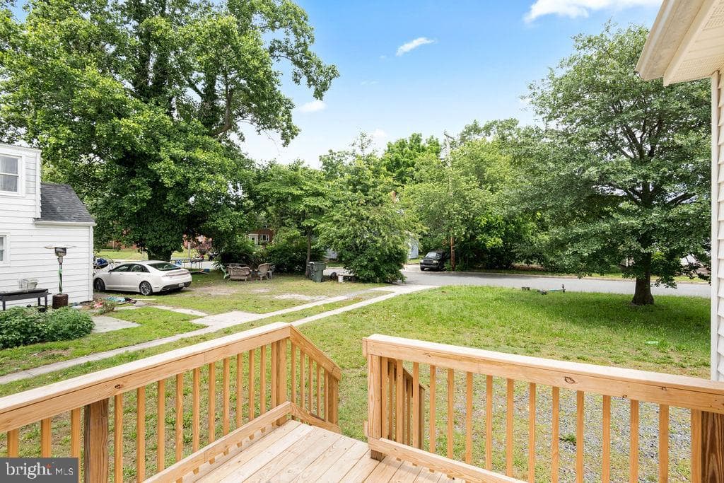902 Hanson Street photo 36