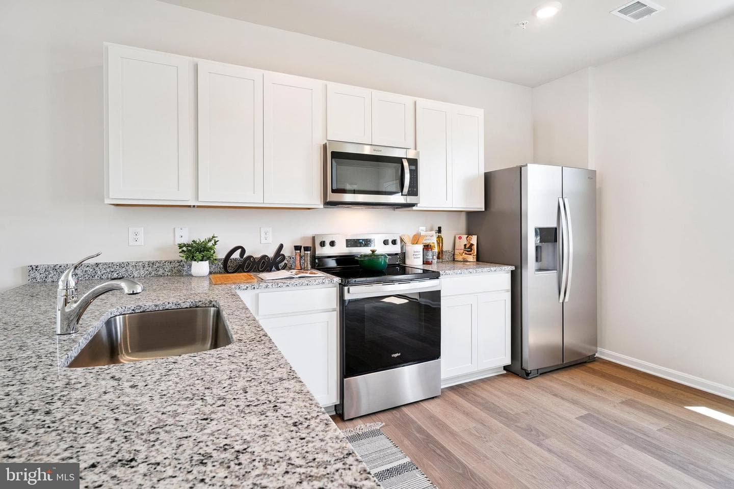 1408 Sugarplum Lane photo 27