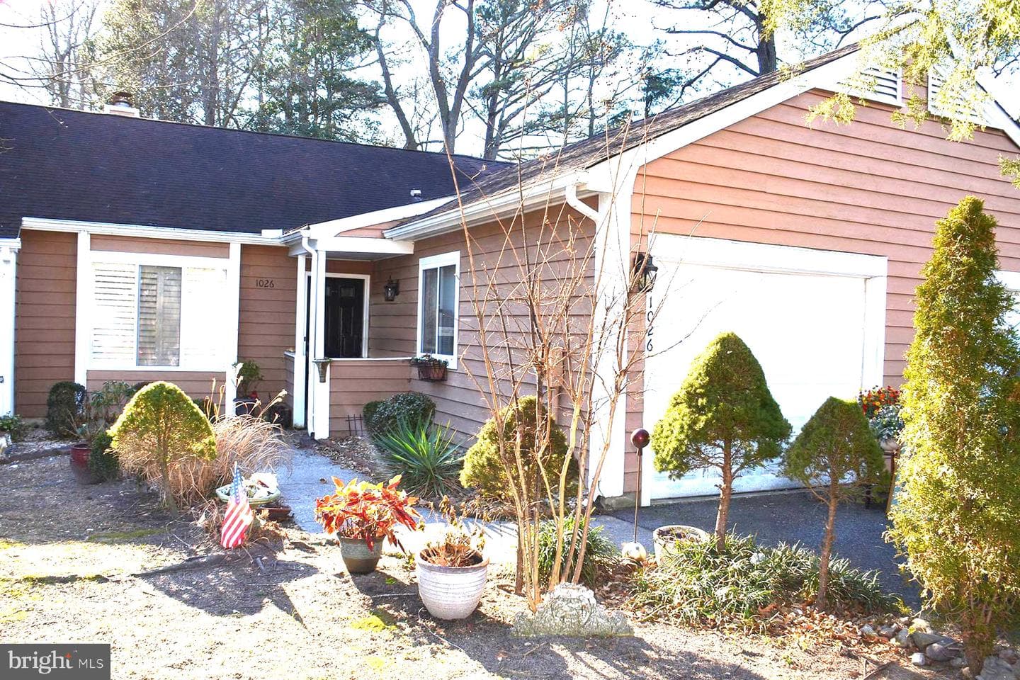 1026 Heron Court photo 3