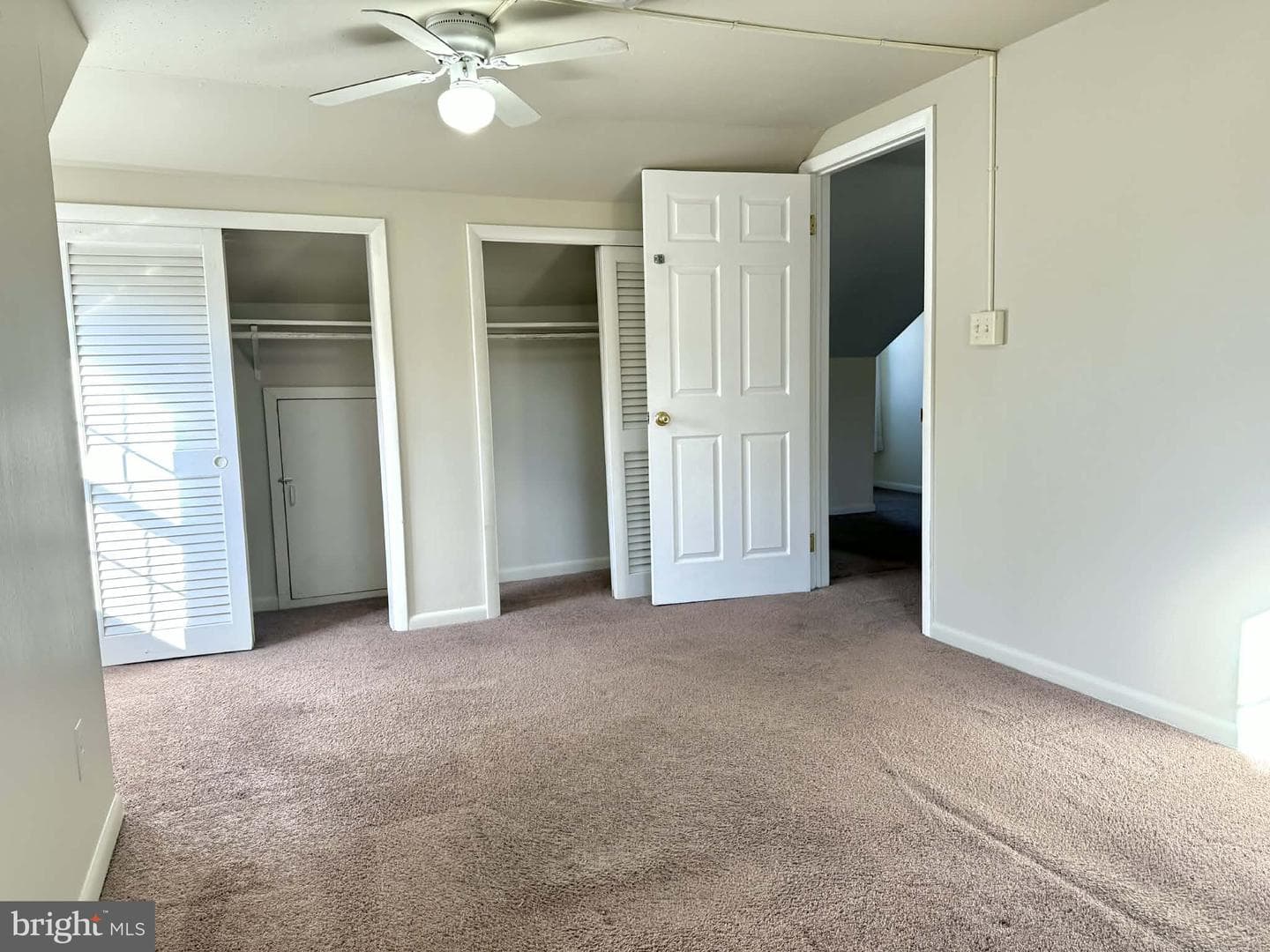 611 Lakeside Drive photo 16