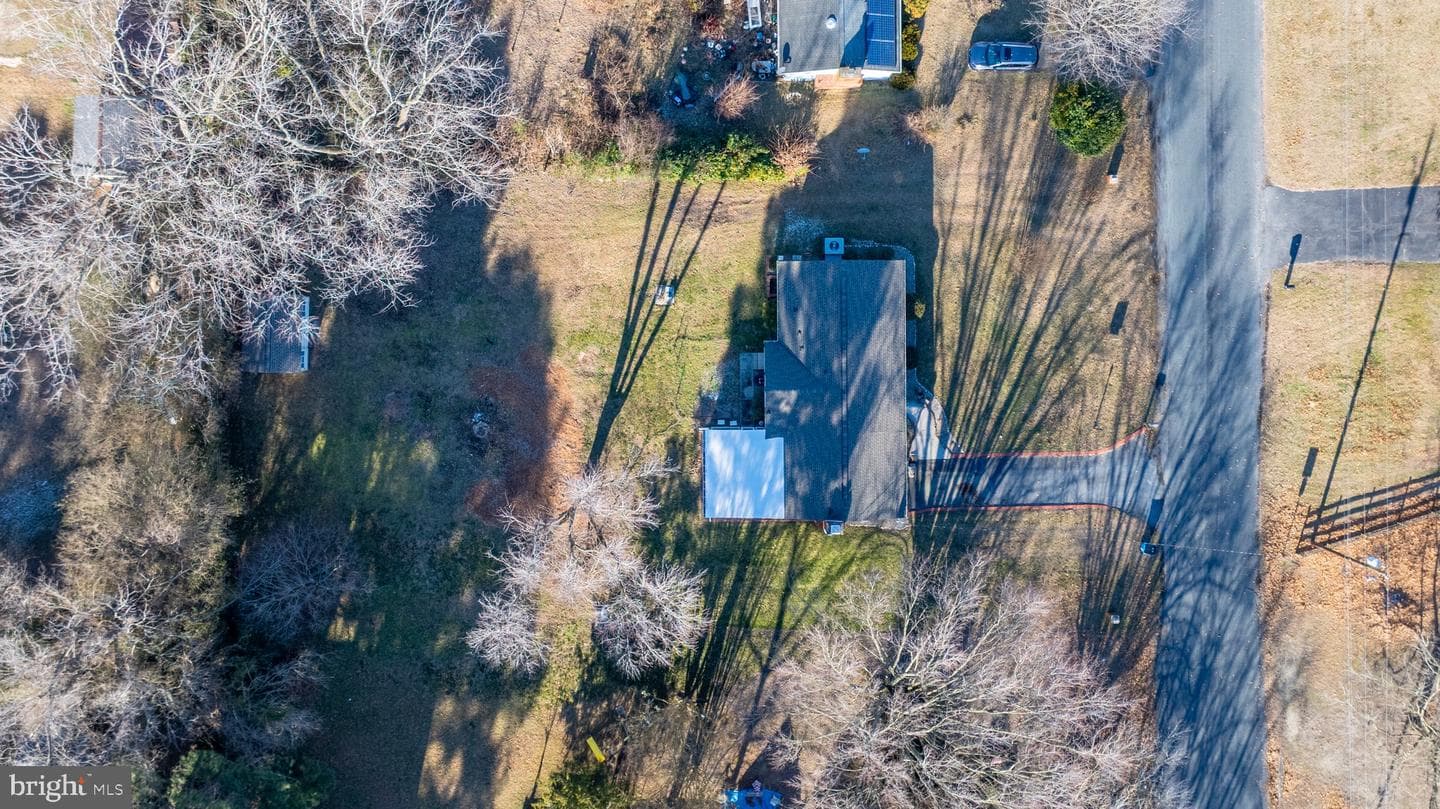 340 Calvin Drive photo 3