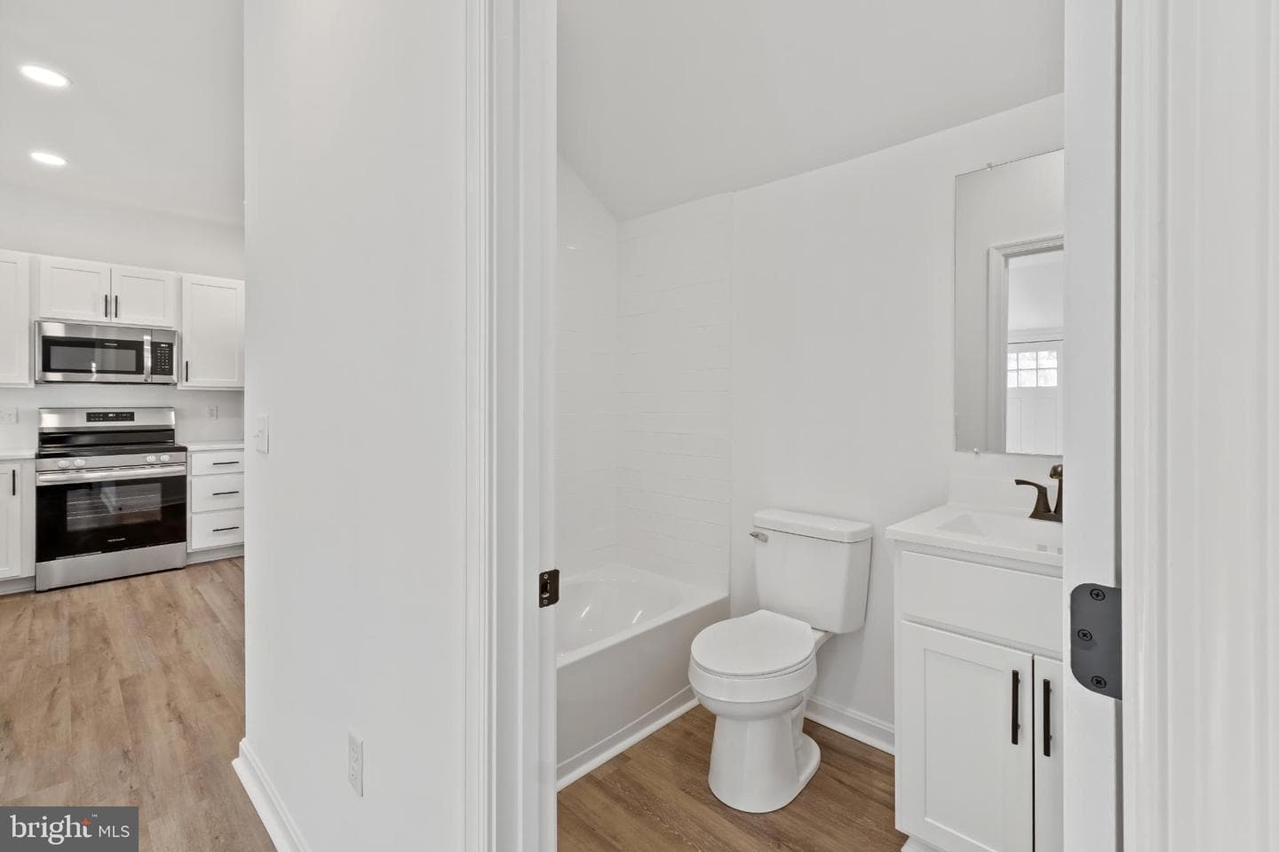 28272 Riverside Drive photo 19