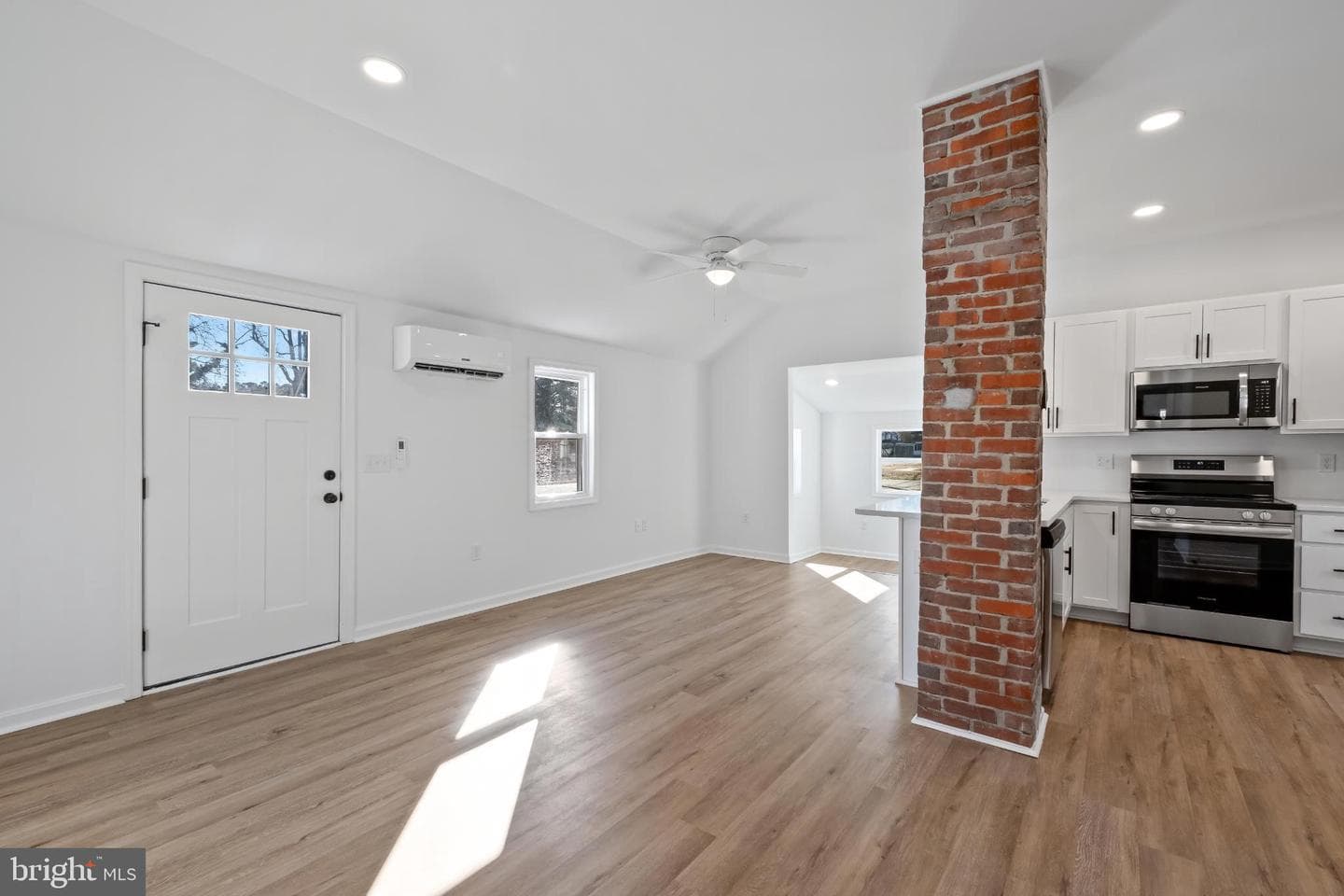 28272 Riverside Drive photo 25